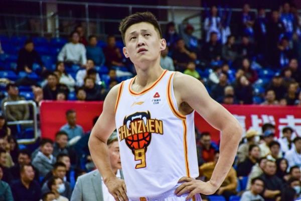 教練教你打籃球！周鵬13中10砍24分&生涯總得分升歷史第十三！