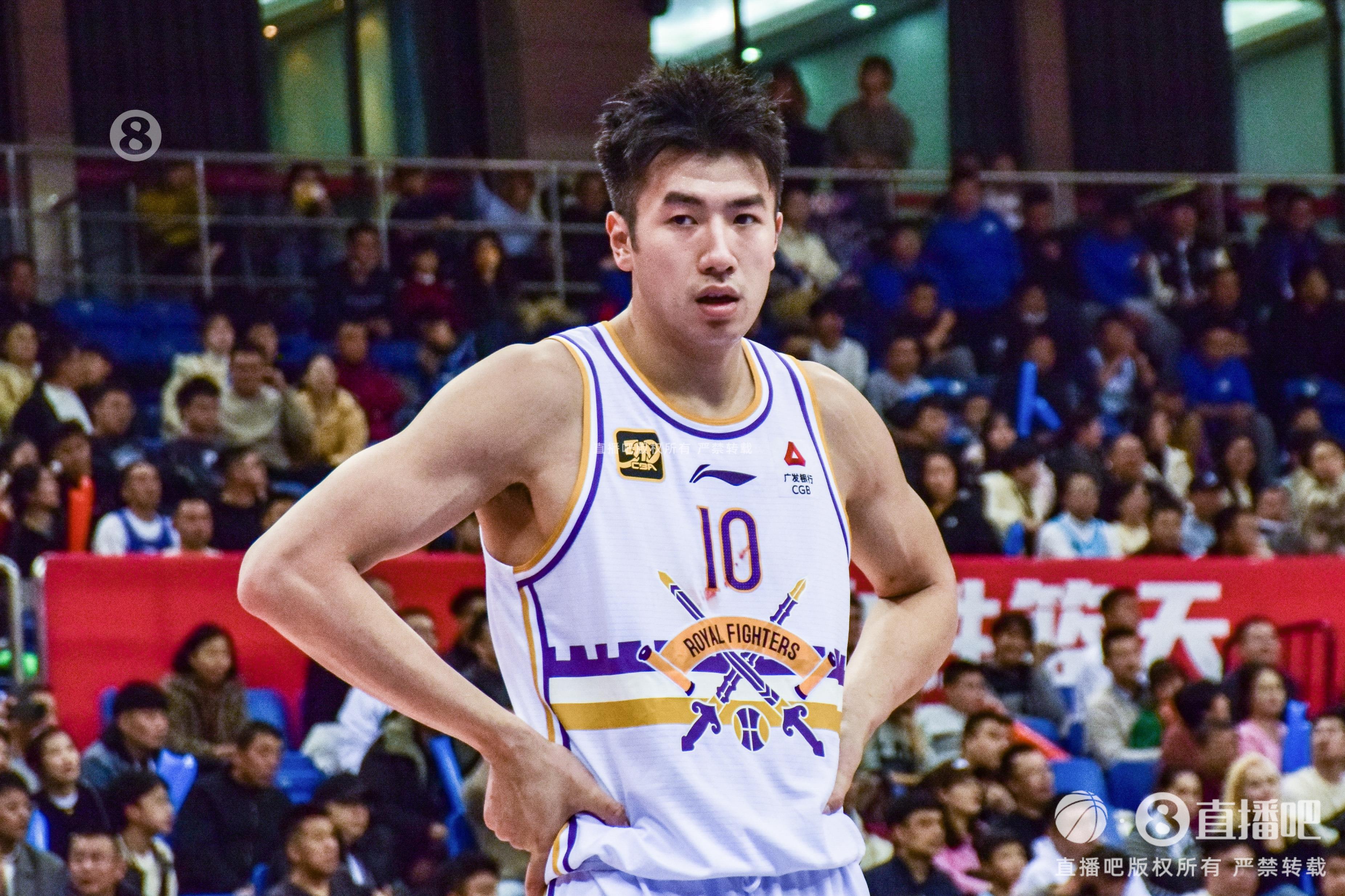 高效表現(xiàn)難救主！鄒雨宸11中8拿下21分7籃板